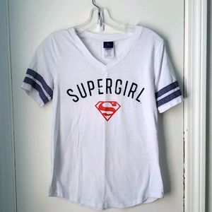 Superman (super girl) vneck tshirt